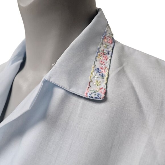 70s Carole floral lace trimmed light blue button down shirt . small . made in US - Picture 2 of 8